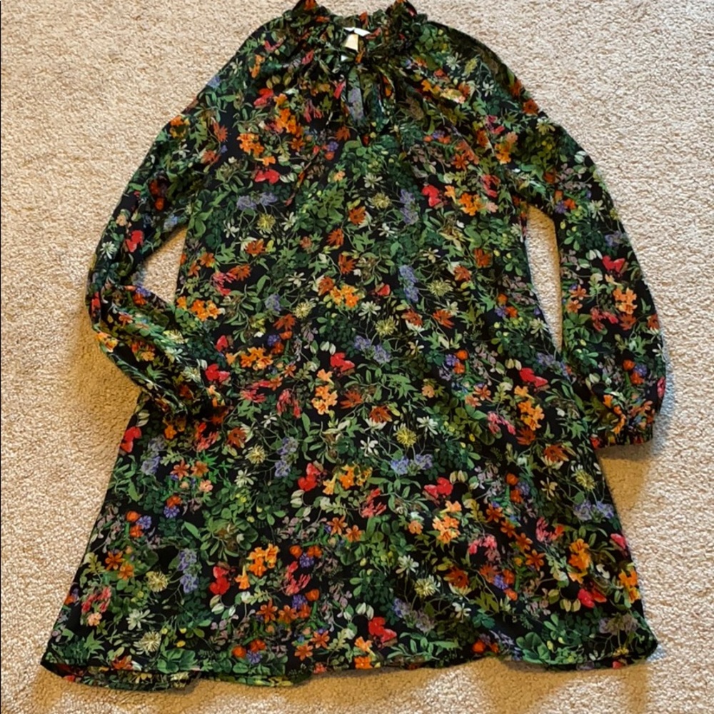 H&M floral tie neck ruffle swing dress in xs